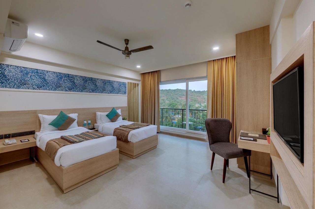 The Fern Habitat, Candolim, Goa Zewnętrze zdjęcie
